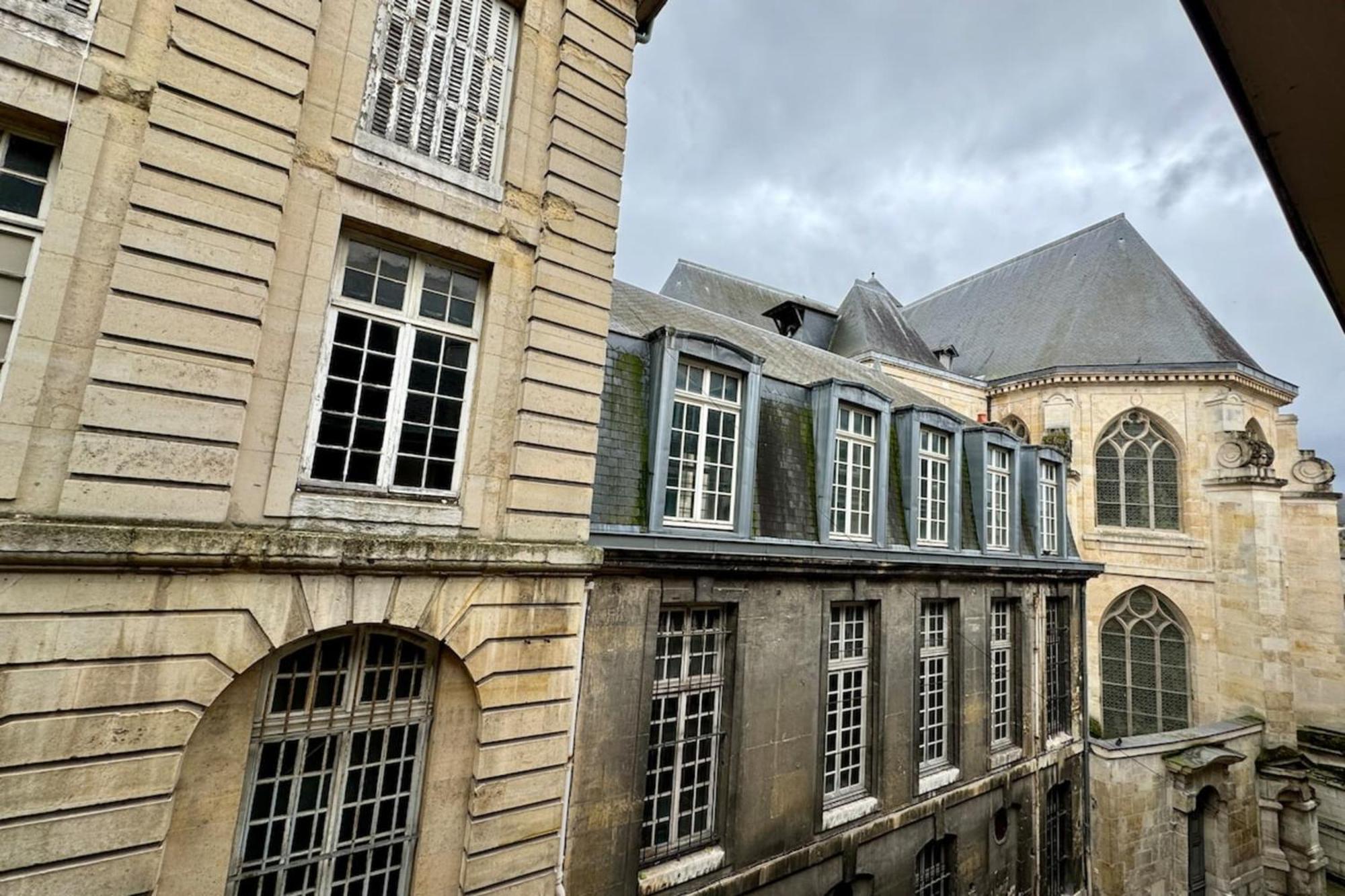 Gerard, Appartement Central Avec Parking Prive Rouen Exterior photo